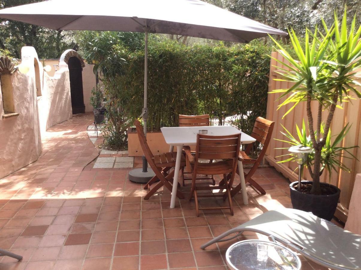 89 Le Grand Pin Appartement Sainte-Maxime Buitenkant foto